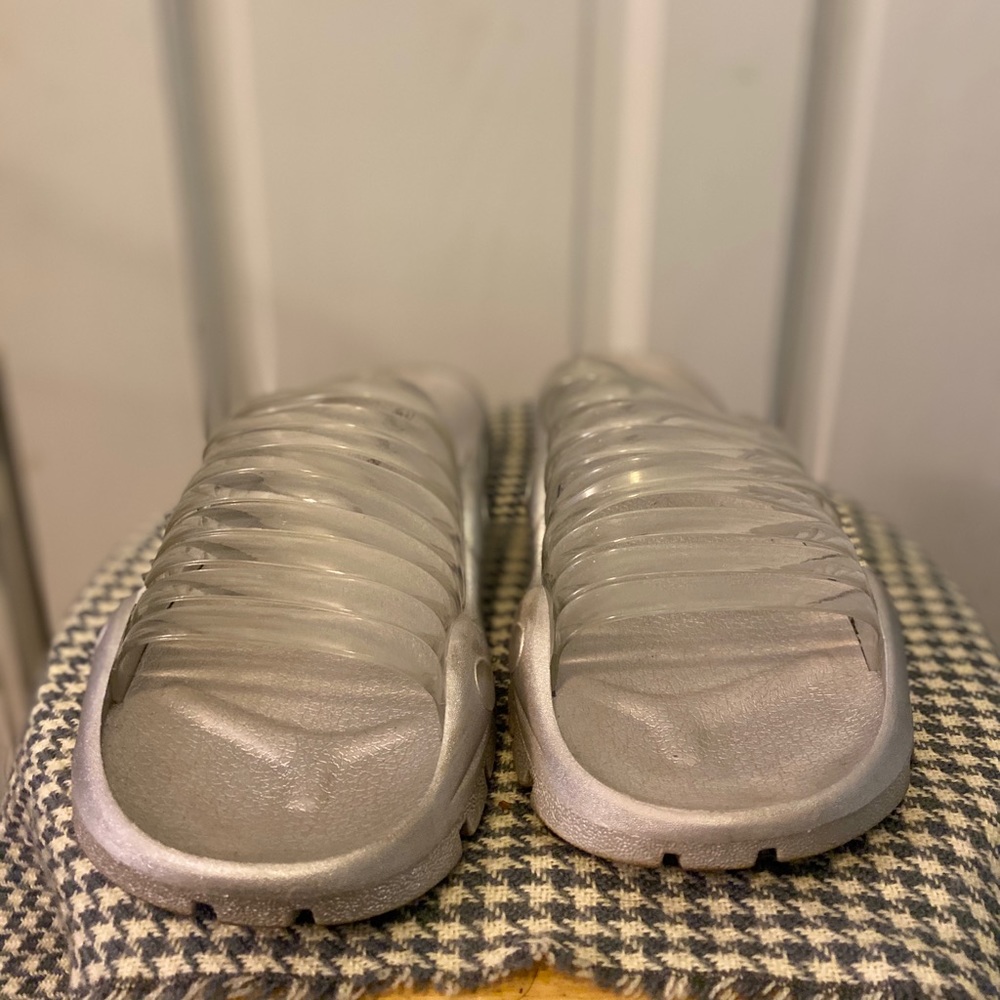 🌪FUTURISTIC SILVER SLIDES🌪